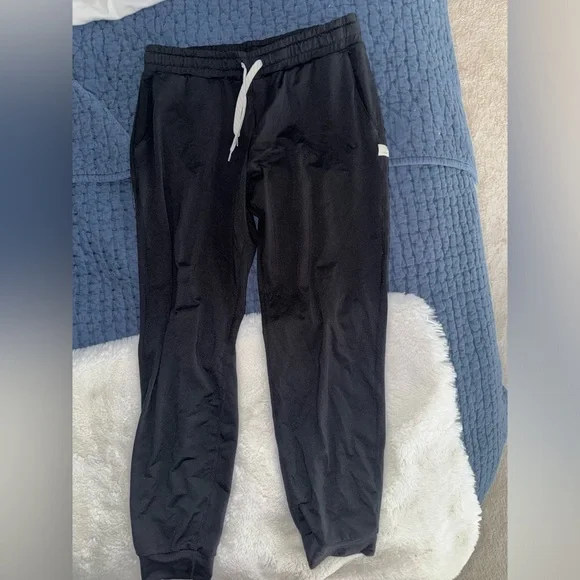 Vuori Joggers - Picture 4 of 5